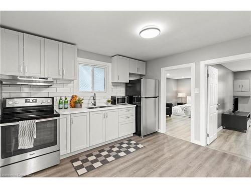 735 Upper Gage Avenue, Hamilton, ON - Indoor Photo Showing Kitchen