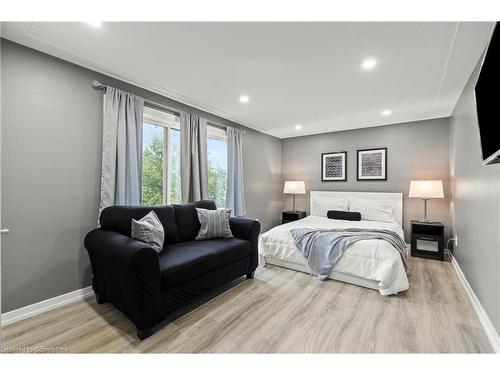 735 Upper Gage Avenue, Hamilton, ON - Indoor Photo Showing Bedroom