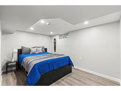 735 Upper Gage Avenue, Hamilton, ON - Indoor Photo Showing Bedroom