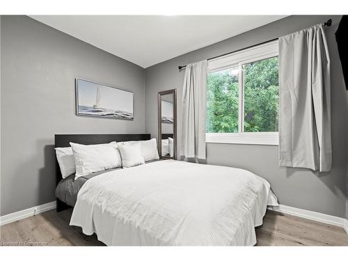 735 Upper Gage Avenue, Hamilton, ON - Indoor Photo Showing Bedroom