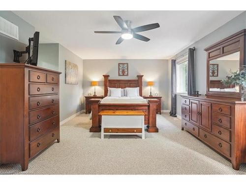 16-218 Plains Road E, Burlington, ON - Indoor Photo Showing Bedroom