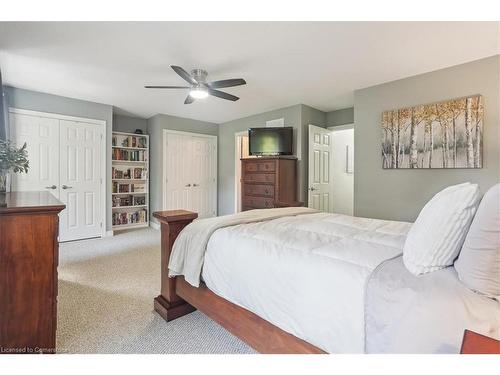 16-218 Plains Road E, Burlington, ON - Indoor Photo Showing Bedroom