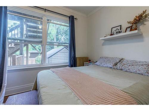 81 Dunsmure Road, Hamilton, ON - Indoor Photo Showing Bedroom