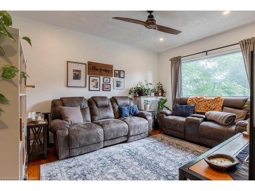 81 Dunsmure Road, Hamilton, ON - Indoor Photo Showing Living Room