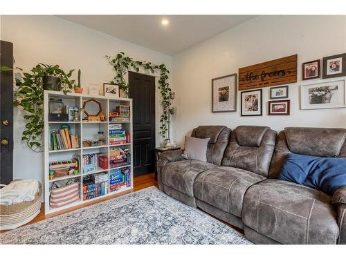 81 Dunsmure Road, Hamilton, ON - Indoor Photo Showing Living Room