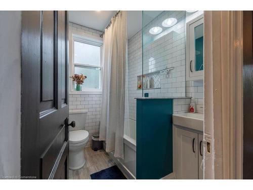 81 Dunsmure Road, Hamilton, ON - Indoor Photo Showing Bathroom