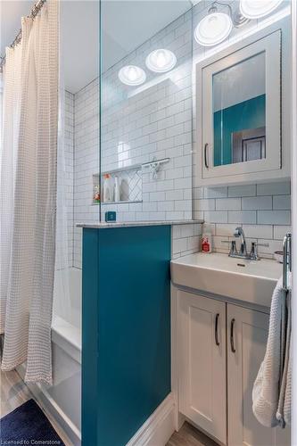 81 Dunsmure Road, Hamilton, ON - Indoor Photo Showing Bathroom