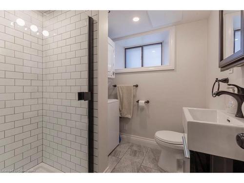 81 Dunsmure Road, Hamilton, ON - Indoor Photo Showing Bathroom