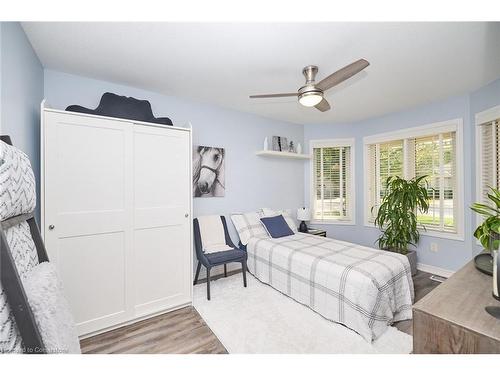 12-17 Riverside Circle, Smithville, ON - Indoor Photo Showing Bedroom