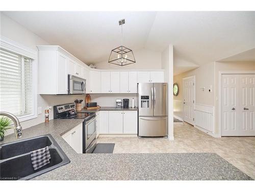 12-17 Riverside Circle, Smithville, ON - Indoor Photo Showing Kitchen With Double Sink