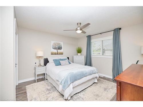 12-17 Riverside Circle, Smithville, ON - Indoor Photo Showing Bedroom