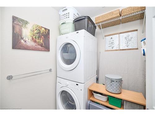 12-17 Riverside Circle, Smithville, ON - Indoor Photo Showing Laundry Room