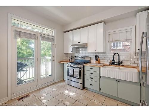 59-1169 Dorval Drive, Oakville, ON - Indoor Photo Showing Kitchen