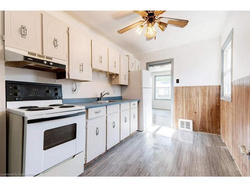 453 Paling Avenue, Hamilton, ON - Indoor Photo Showing Kitchen