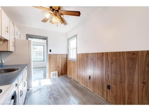 453 Paling Avenue, Hamilton, ON - Indoor Photo Showing Kitchen