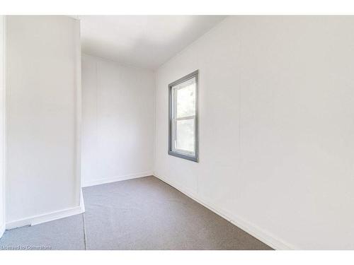 453 Paling Avenue, Hamilton, ON - Indoor Photo Showing Other Room