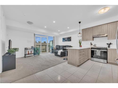 212-5 Hamilton Street N, Waterdown, ON - Indoor Photo Showing Kitchen