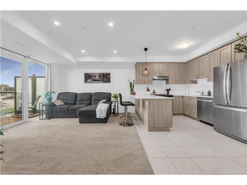 212-5 Hamilton Street N, Waterdown, ON - Indoor Photo Showing Kitchen