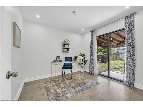 Upper-541 East 16Th Street, Hamilton, ON - Indoor Photo Showing Other Room