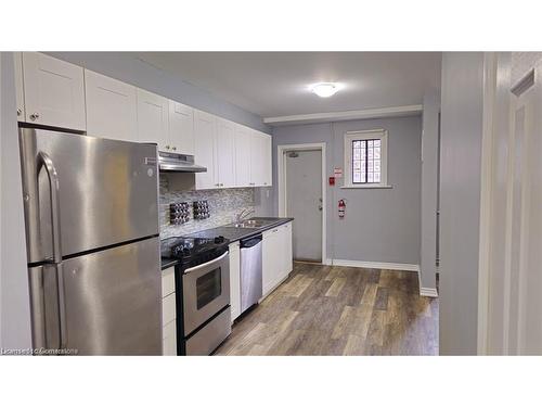 15-468 Main Street E, Hamilton, ON - Indoor Photo Showing Kitchen With Stainless Steel Kitchen