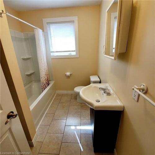 U#2-91 Centennial Parkway S, Stoney Creek, ON - Indoor Photo Showing Bathroom