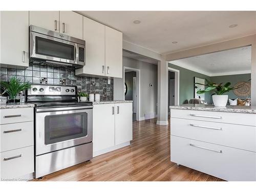 7 Battersea Avenue, St. Catharines, ON - Indoor Photo Showing Kitchen