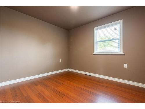 7 Battersea Avenue, St. Catharines, ON - Indoor Photo Showing Other Room