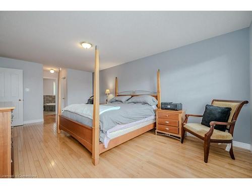 260 Chesley Street, Hamilton, ON - Indoor Photo Showing Bedroom