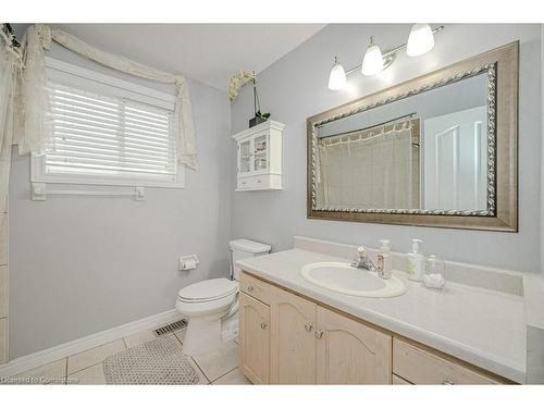 260 Chesley Street, Hamilton, ON - Indoor Photo Showing Bathroom