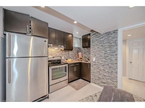 260 Chesley Street, Hamilton, ON - Indoor Photo Showing Kitchen