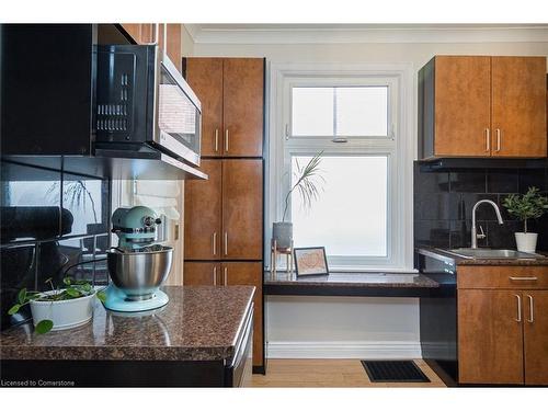 78 Gage Avenue S, Hamilton, ON - Indoor Photo Showing Kitchen