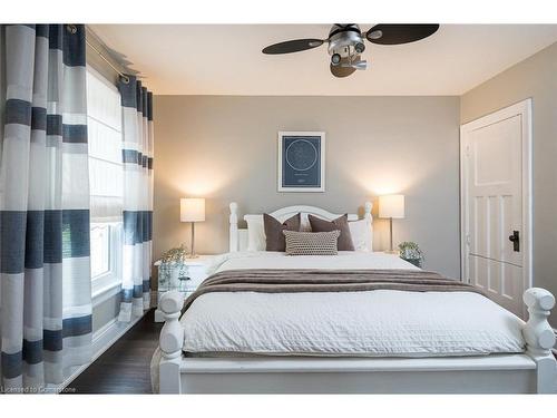 78 Gage Avenue S, Hamilton, ON - Indoor Photo Showing Bedroom