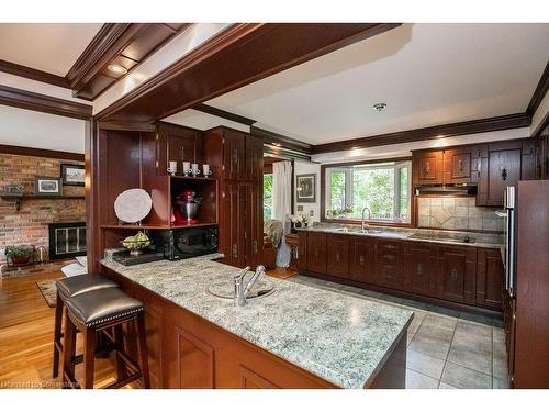 341 Clarendon Drive, Ancaster, ON - Indoor Photo Showing Kitchen