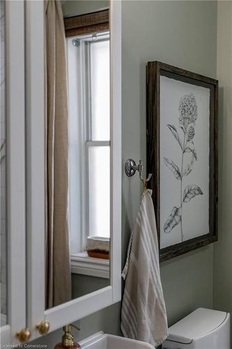 155 Catharine Street S, Hamilton, ON - Indoor Photo Showing Bathroom