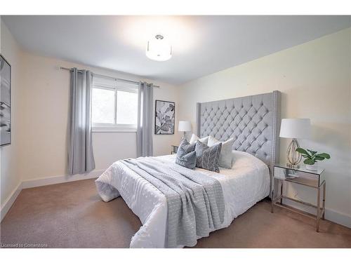 6 Stella Street, Pelham, ON - Indoor Photo Showing Bedroom