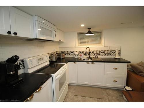 2-33 East 33Rd Street, Hamilton, ON - Indoor Photo Showing Kitchen With Double Sink