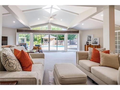 2159 Britannia Road, Burlington, ON - Indoor Photo Showing Living Room