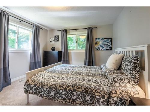 2159 Britannia Road, Burlington, ON - Indoor Photo Showing Bedroom