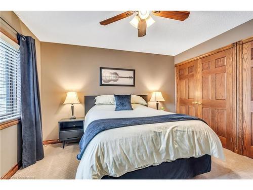 7689 Mount Carmel Boulevard, Niagara Falls, ON - Indoor Photo Showing Bedroom