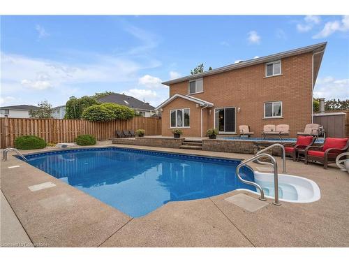 7689 Mount Carmel Boulevard, Niagara Falls, ON - Outdoor With In Ground Pool With Backyard