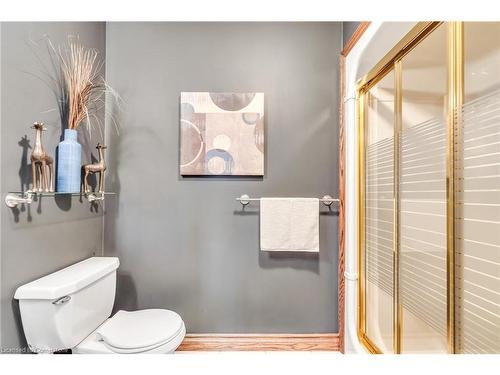 7689 Mount Carmel Boulevard, Niagara Falls, ON - Indoor Photo Showing Bathroom