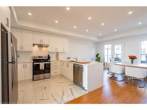 4 Springdale Avenue, Caledon, ON - Indoor Photo Showing Kitchen With Upgraded Kitchen