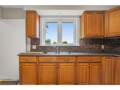 174 Mud Street W, Grassie, ON - Indoor Photo Showing Kitchen With Double Sink