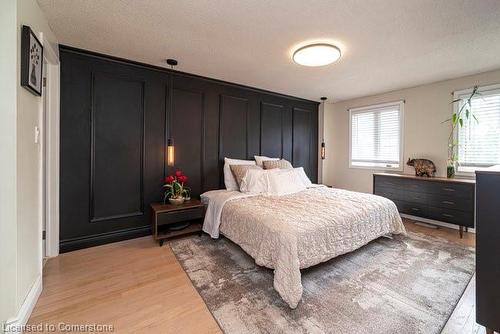 9 Bing Crescent, Stoney Creek, ON - Indoor Photo Showing Bedroom