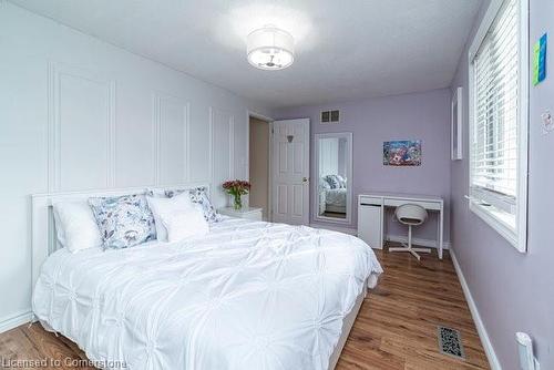 9 Bing Crescent, Stoney Creek, ON - Indoor Photo Showing Bedroom