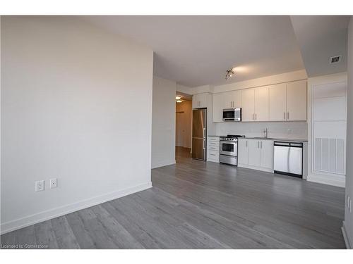 815-212 King William Street, Hamilton, ON - Indoor Photo Showing Kitchen