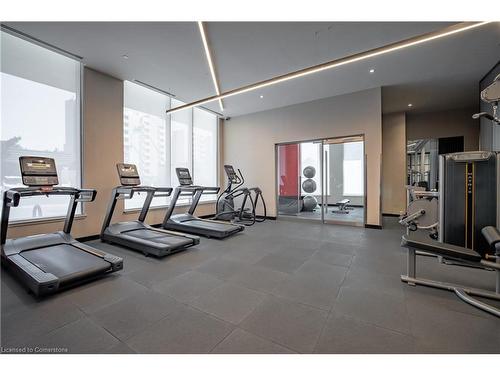 815-212 King William Street, Hamilton, ON - Indoor Photo Showing Gym Room