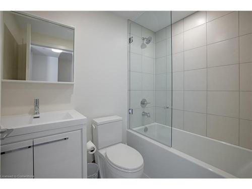 815-212 King William Street, Hamilton, ON - Indoor Photo Showing Bathroom