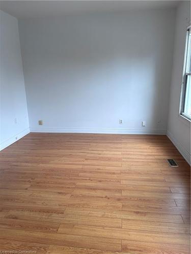 Main Floor-81 Beach Road, Hamilton, ON - Indoor Photo Showing Other Room