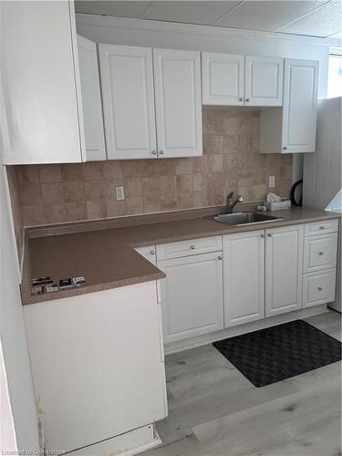 Main Floor-81 Beach Road, Hamilton, ON - Indoor Photo Showing Kitchen